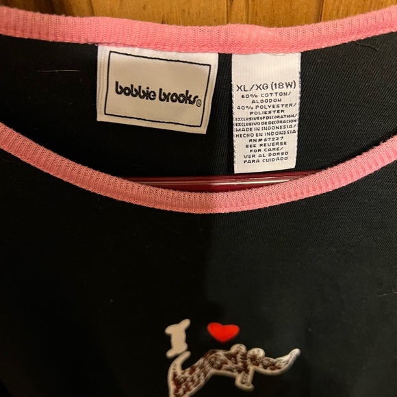 Bobbie Brooks long sleeved lightweight sleep shirt for the Dog lover friend ! - Picture 3 of 3